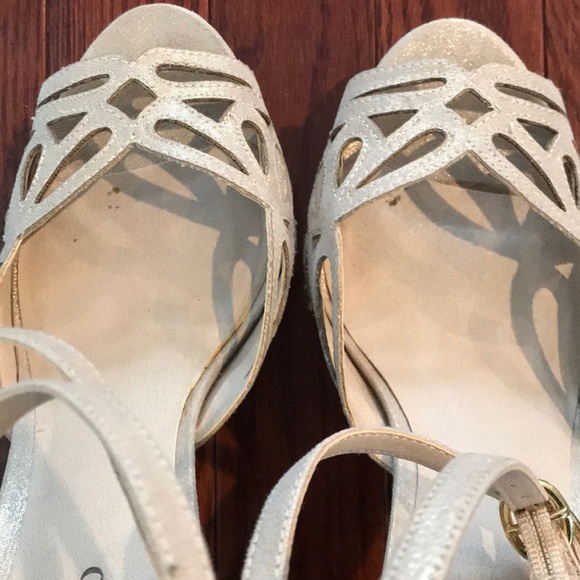 Heels - Picture 6 of 8